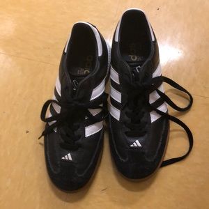 Adidas samba indoor soccer shoe